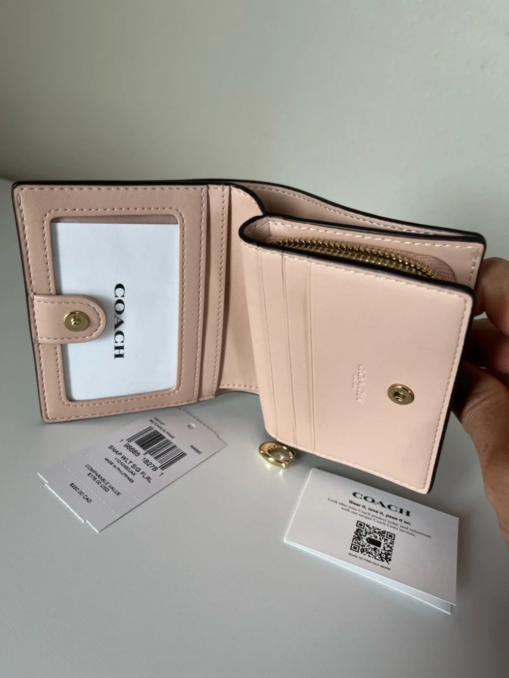 Coach Wallet🎈🎈 - Picture 6 of 9